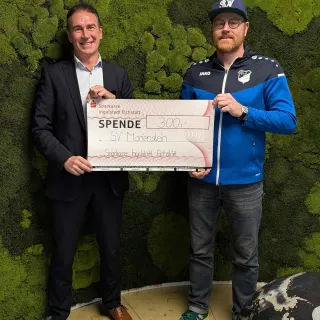 Vorweihnachtliche Bescherung!
.
Wir danken Jürgen Schnagl, stellvertretend für die Sparkasse Ingolstadt Eichstätt, für d...