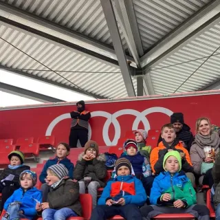 Beim Heimsieg mit dabei 💪🏻
.
Unsere Jugendmannschaften schnupperten Stadionluft. Dank Freikarten 🙏🏻 für den Familien...