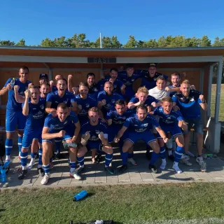 3:1 Sieg in Titting! 💪🏻
.
Unsere Jungs starten überragend beim Saisoneröffnungs-Spiel gegen die @djk_limes
.
💙🤍
#kre...