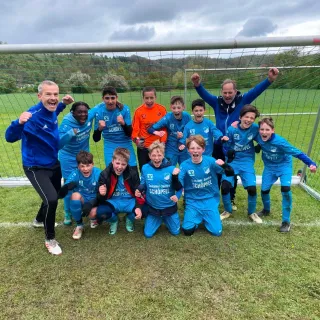 Sieg für unsere U13 in der Kreisliga! 👊🏻
.
Mit 3:0 gewinnen die Jungs von Roland und Reiner nach einer bärenstarken Le...