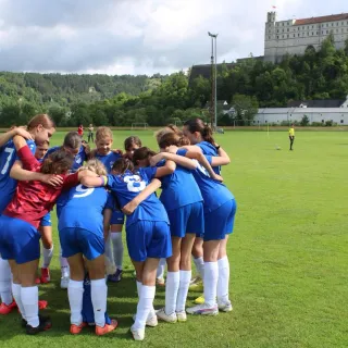 Krönen sich unsere U13-Juniorinnen am Freitag Abend zum Meister? Im Dreikampf um die Meisterschaft zwischen der SG Piete...